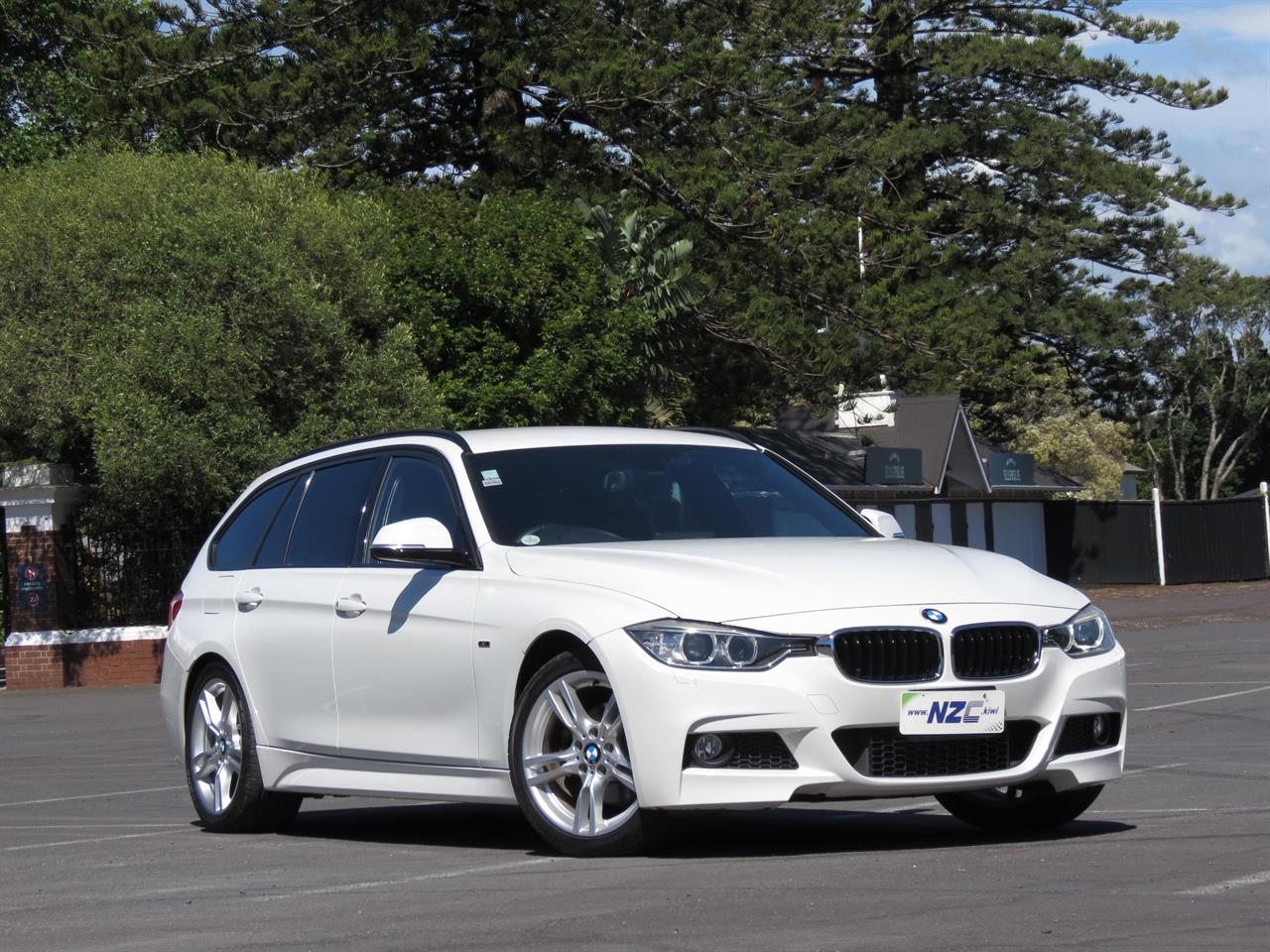 NZC best hot price for 2012 BMW 320d in Auckland