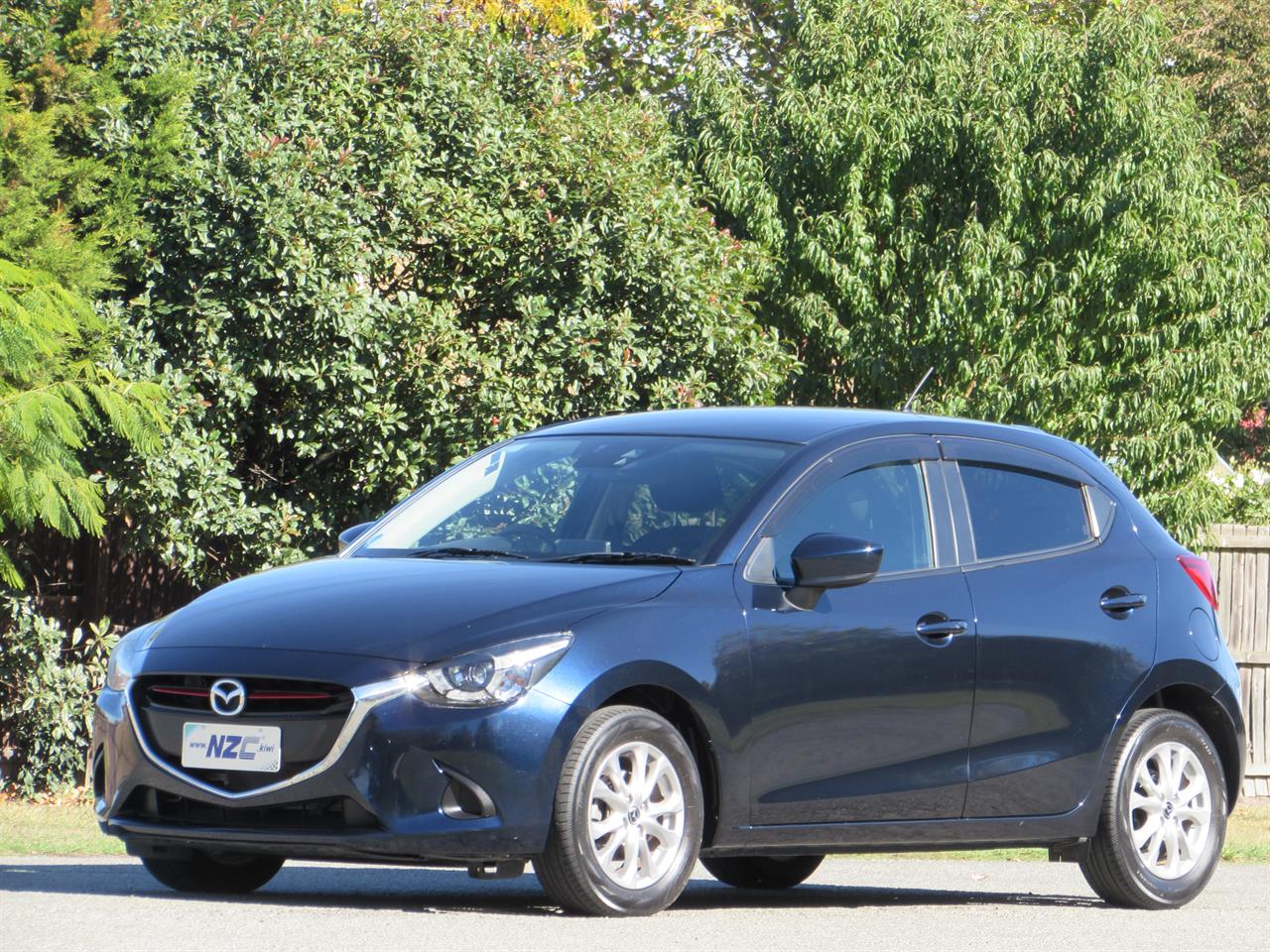 Mazda demio 2015