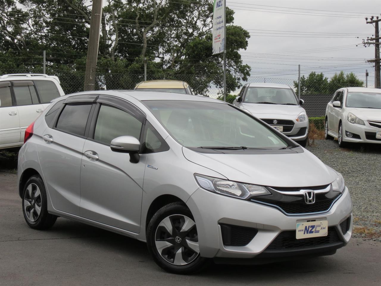 NZC 2015 Honda Fit HYBRID + 70 KM'S + NEW SHAPE + 6 STAR F\/RATING