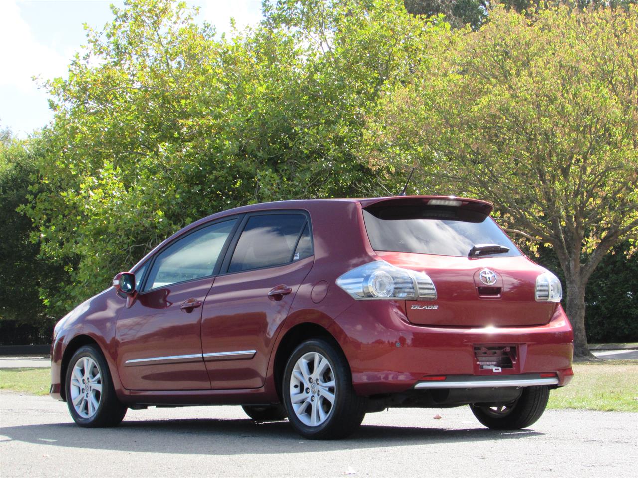 Toyota blade фото