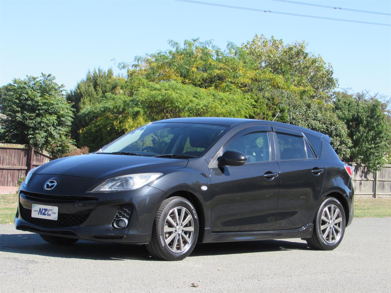 Mazda axela 2012