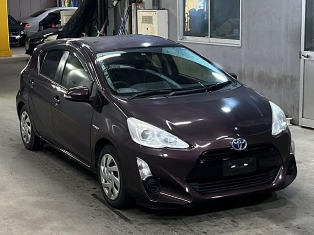 NZC 2015 Toyota Aqua just arrived to Auckland
